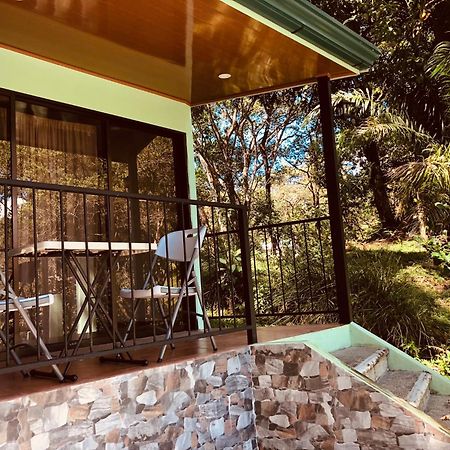 Casa Encantada Offers You Two-Bedroom House, 1 Tiny Apartment & 3 Double Rooms Manuel Antonio Exterior photo