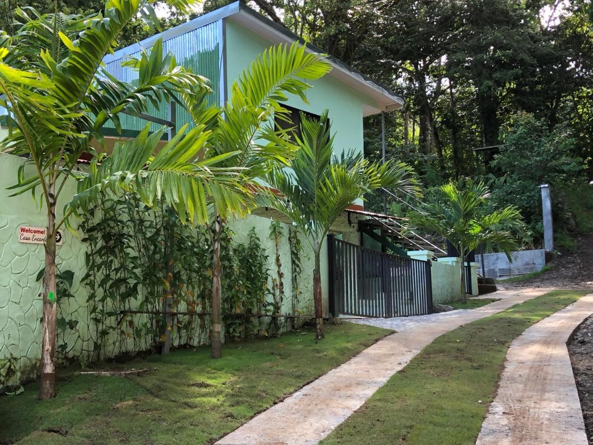 Casa Encantada Offers You Two-Bedroom House, 1 Tiny Apartment & 3 Double Rooms Manuel Antonio Exterior photo