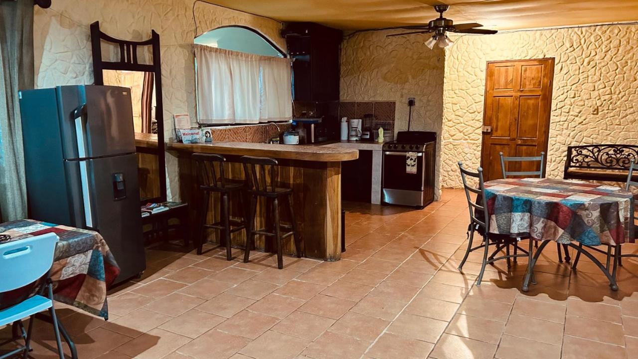 Casa Encantada Offers You Two-Bedroom House, 1 Tiny Apartment & 3 Double Rooms Manuel Antonio Exterior photo