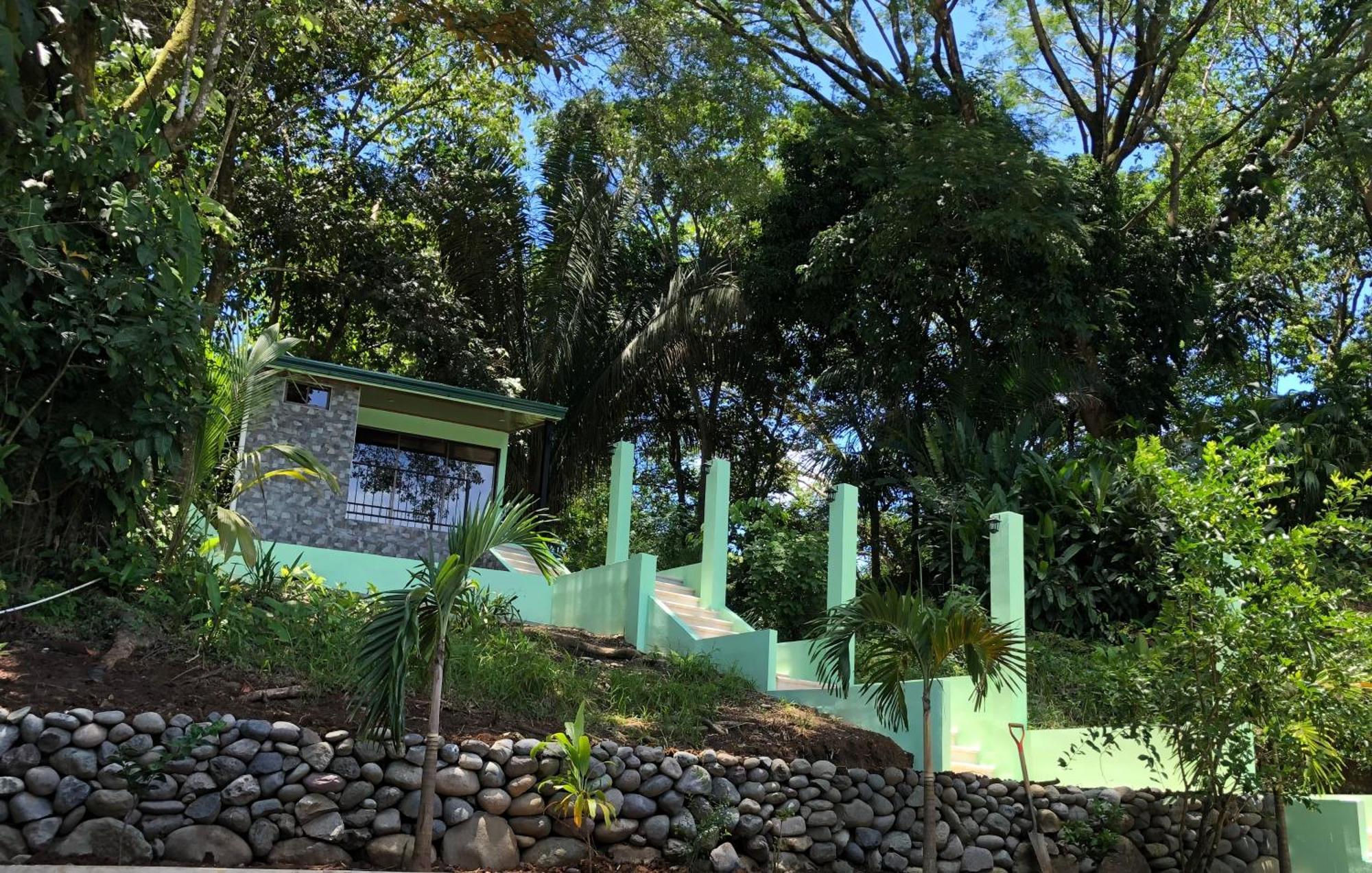 Casa Encantada Offers You Two-Bedroom House, 1 Tiny Apartment & 3 Double Rooms Manuel Antonio Exterior photo